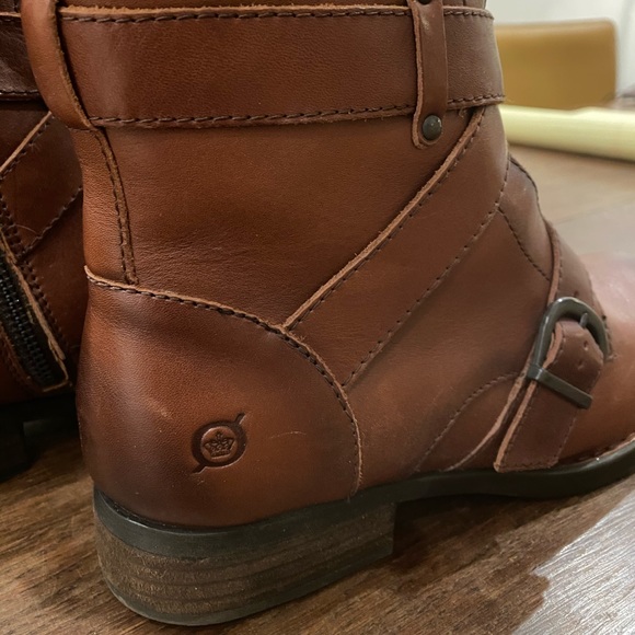 EUC - BORN Brown Alamid Boot - SIZE 7 - Picture 3 of 12